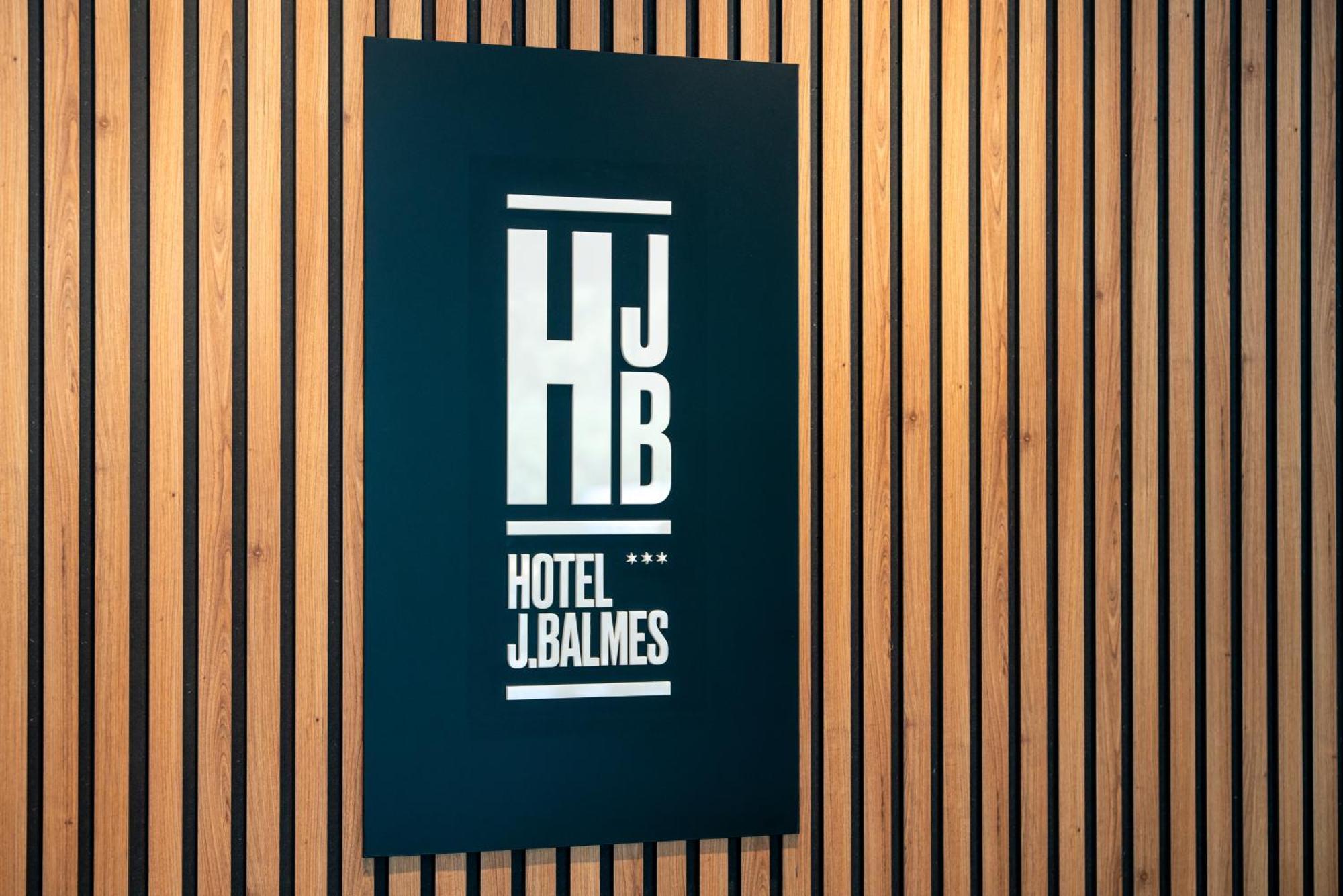 Hotel J. Balmes Vic Exterior photo