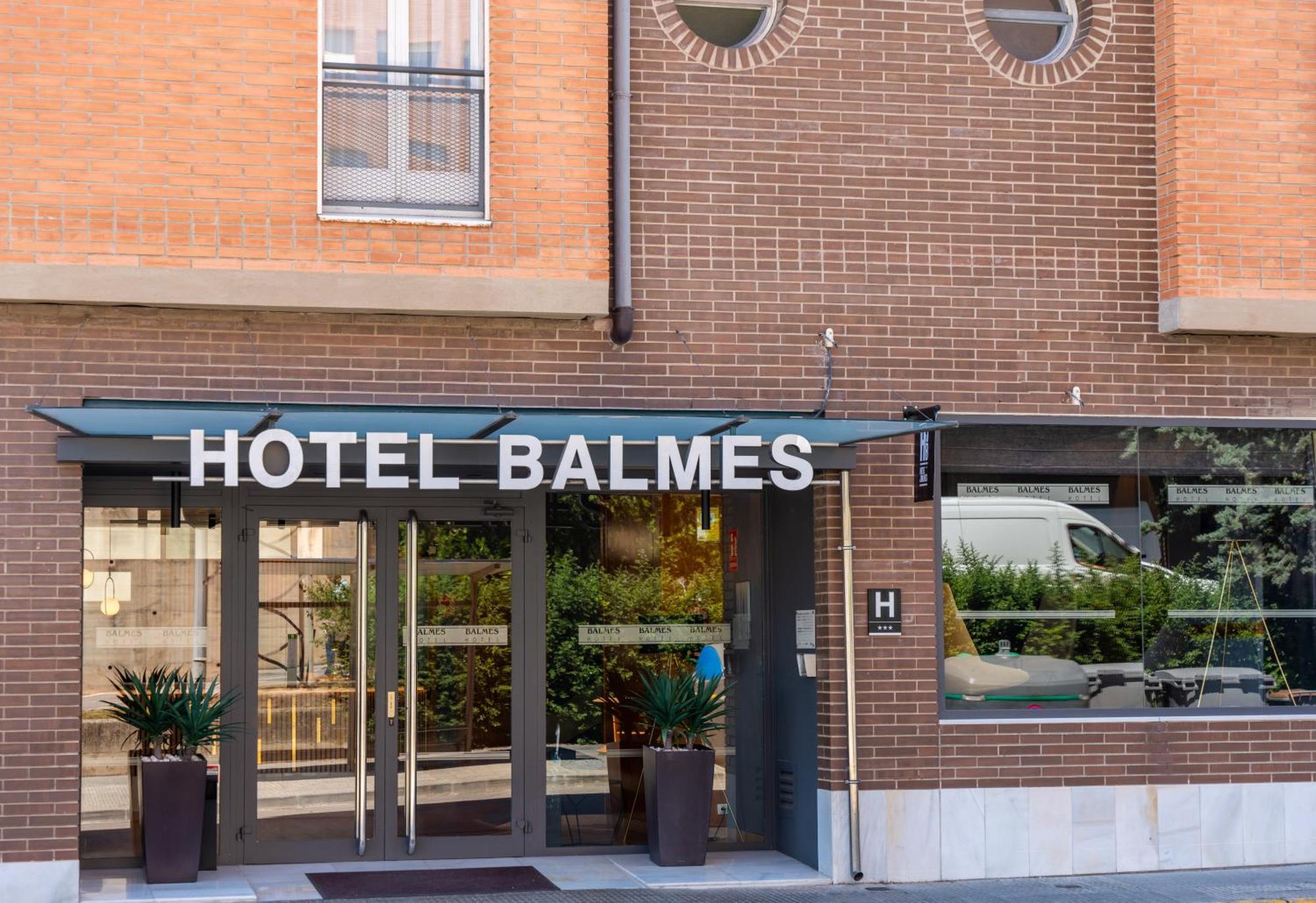 Hotel J. Balmes Vic Exterior photo