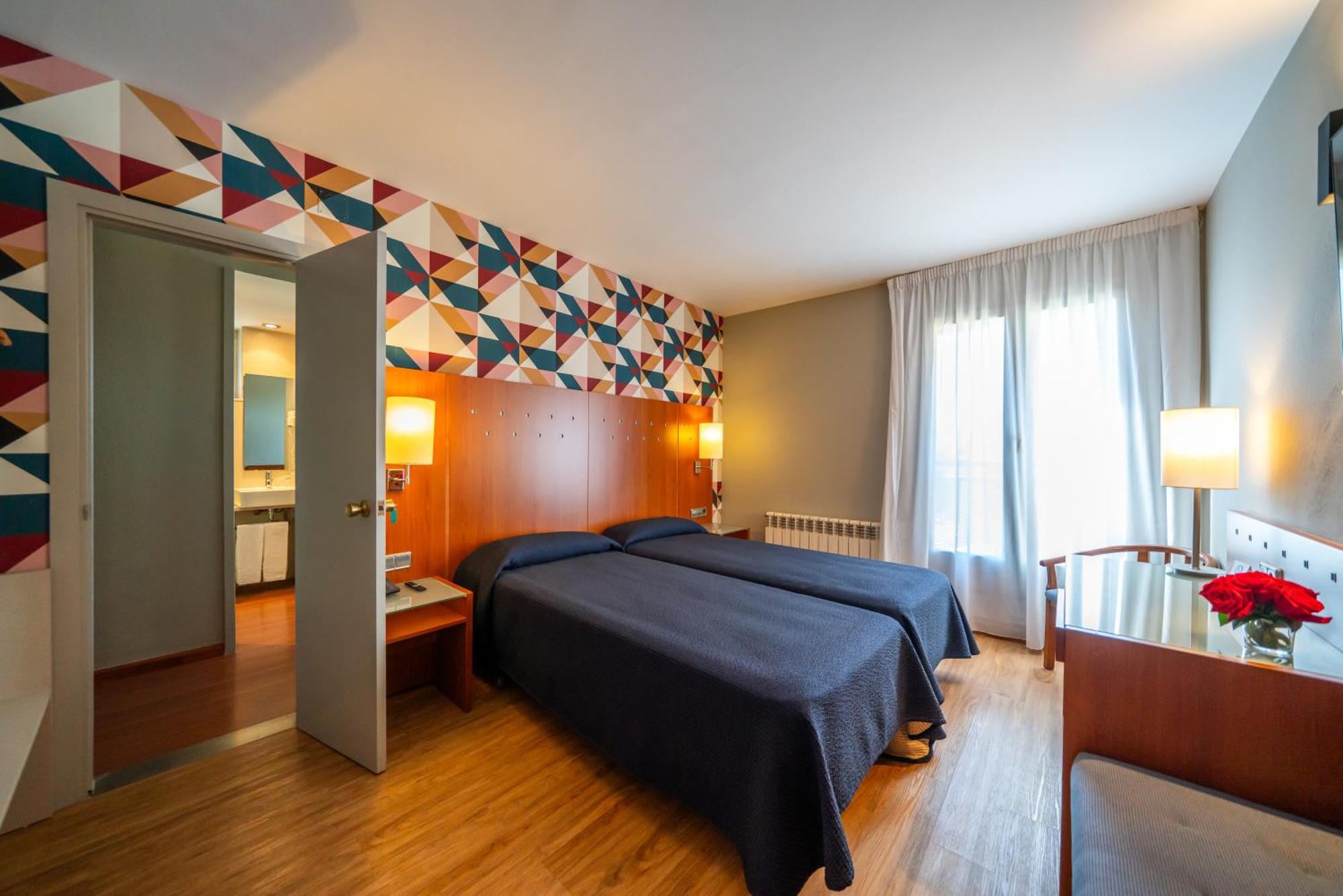 Hotel J. Balmes Vic Exterior photo