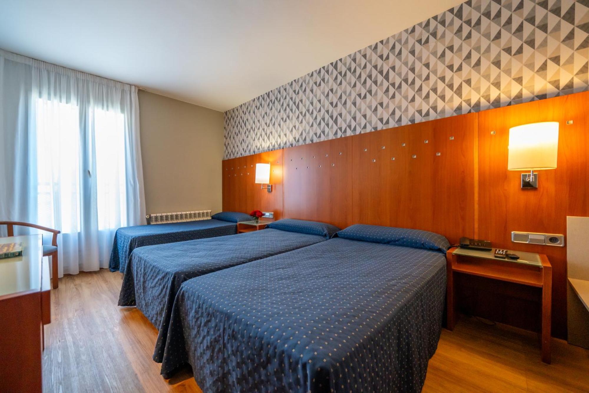 Hotel J. Balmes Vic Exterior photo