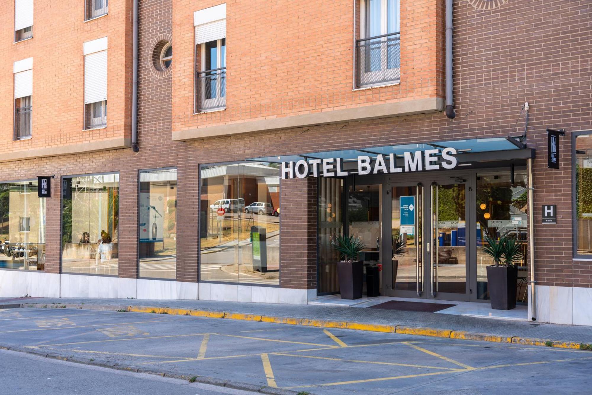 Hotel J. Balmes Vic Exterior photo